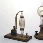Uppfinningen av den elektriska glödlampan Historien om glödlampan för barn